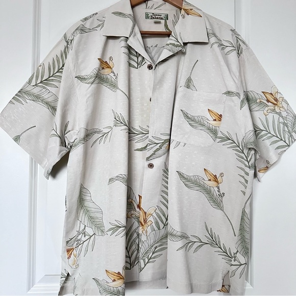 Tommy Bahama 100% Silk Shirt XL Silk Hawaiian Short Sleeve - Picture 1 of 10
